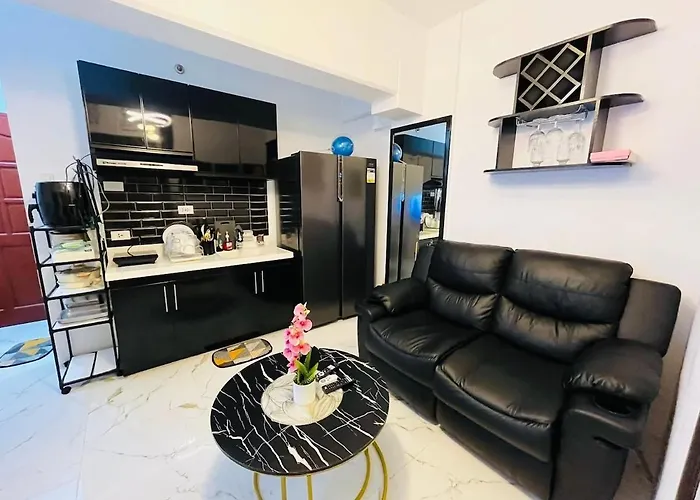 Your Perfect Staycation Spot! *