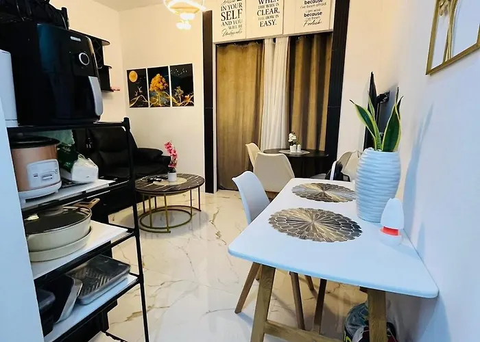 Your Perfect Staycation Spot! *
