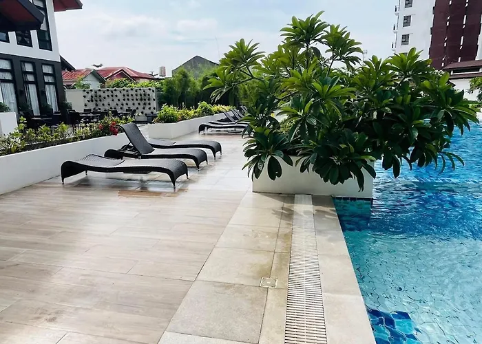 Your Perfect Staycation Spot! マクタン