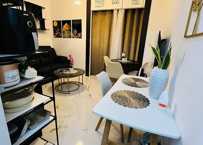 Your Perfect Staycation Spot! アパート マクタン